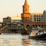 Sylvia vor der Oberbaumbrücke