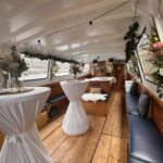 Salon mit Hussen und Blumen MS Sylvia